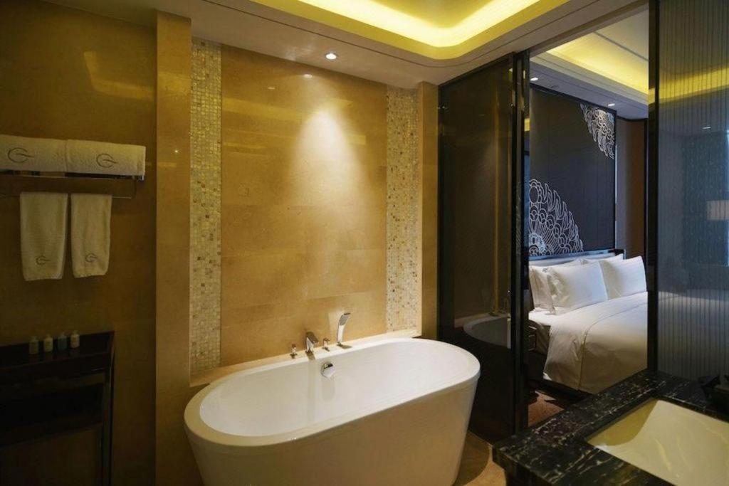 Beijing Grand Skylight International Hotel Exteriör bild